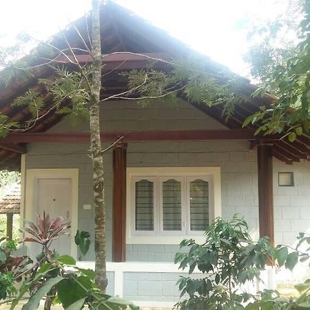 Hôtel Leisure Vacations Whispering Woods à Madikeri Extérieur photo