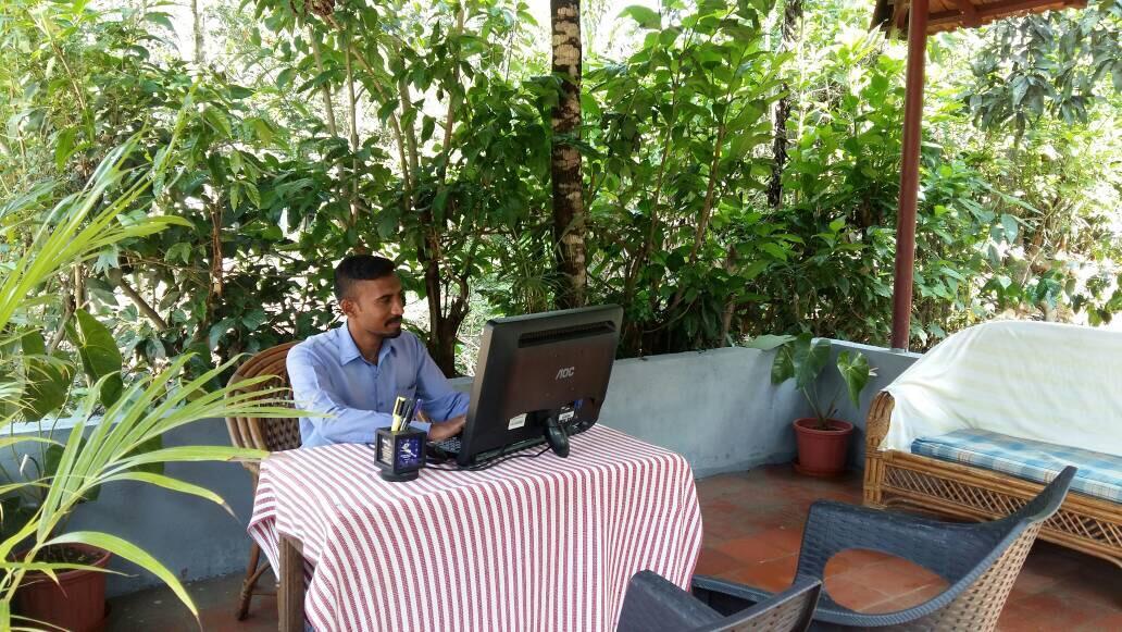 Hôtel Leisure Vacations Whispering Woods à Madikeri Extérieur photo